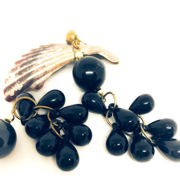 Vintage Black Dangling Earrings - Picture 2 of 2
